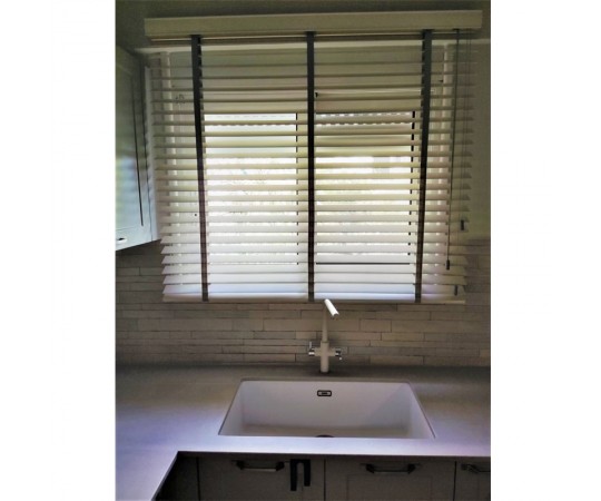 ΞΥΛΙΝΟ ΣΤΟΡΙ ΣΕ ΚΟΥΖΙΝΑ